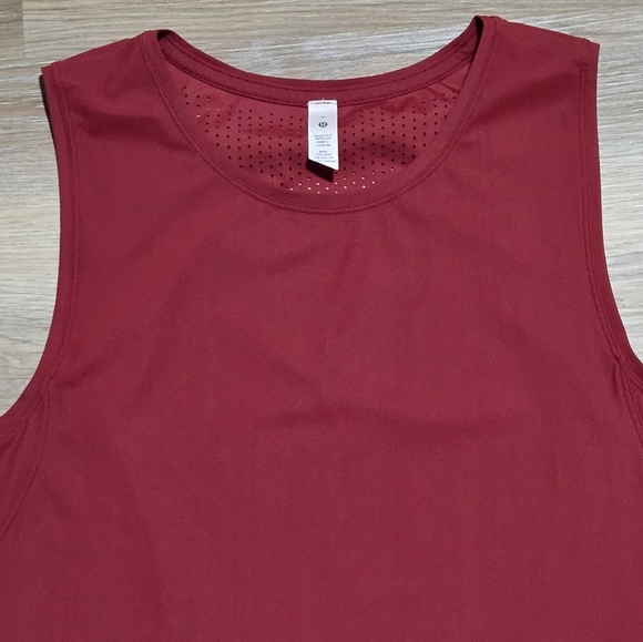 Lululemon Athletica Maroon Red Sleeveless Gym Workout Tank Top Size 6 - Picture 3 of 8